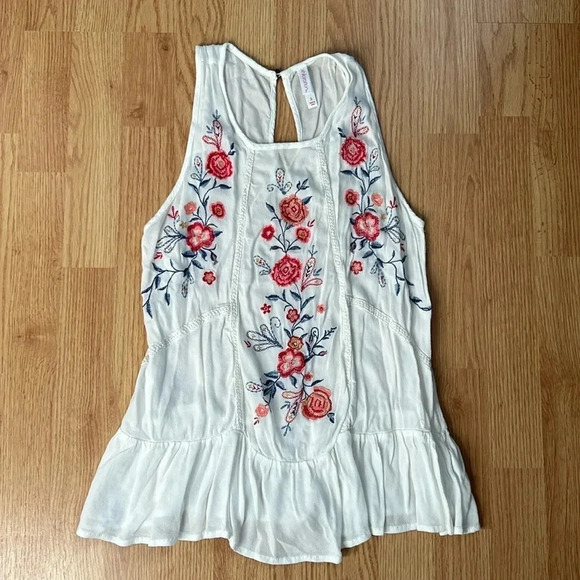 White Tank Top with Floral Embroidery | Embroidered | Floral | White Tank Top - Picture 2 of 9